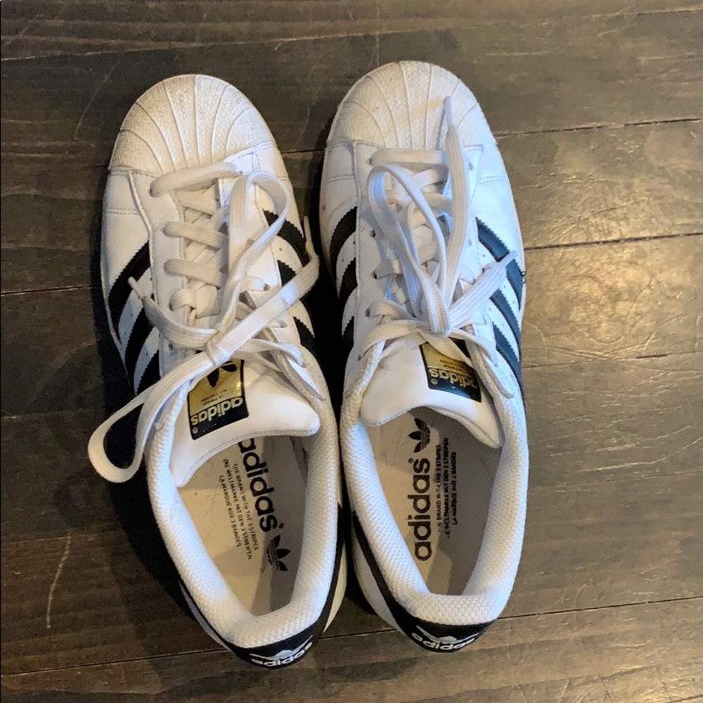 Adidas Sneakers